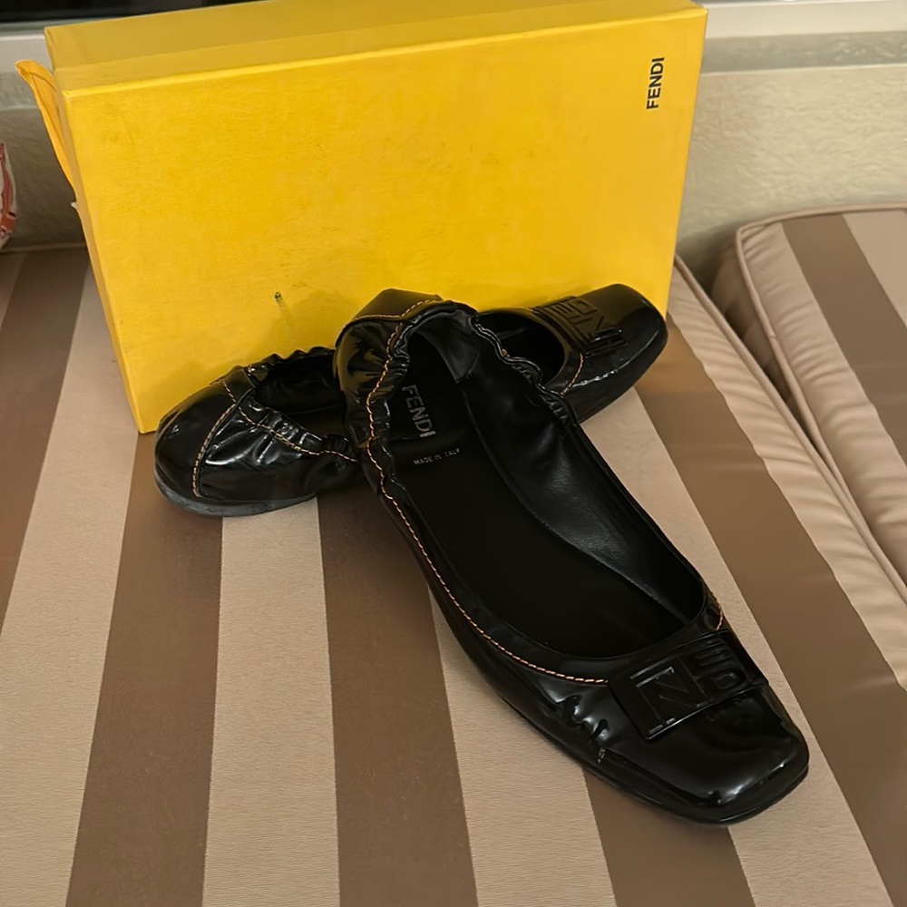 Black fendi flats
